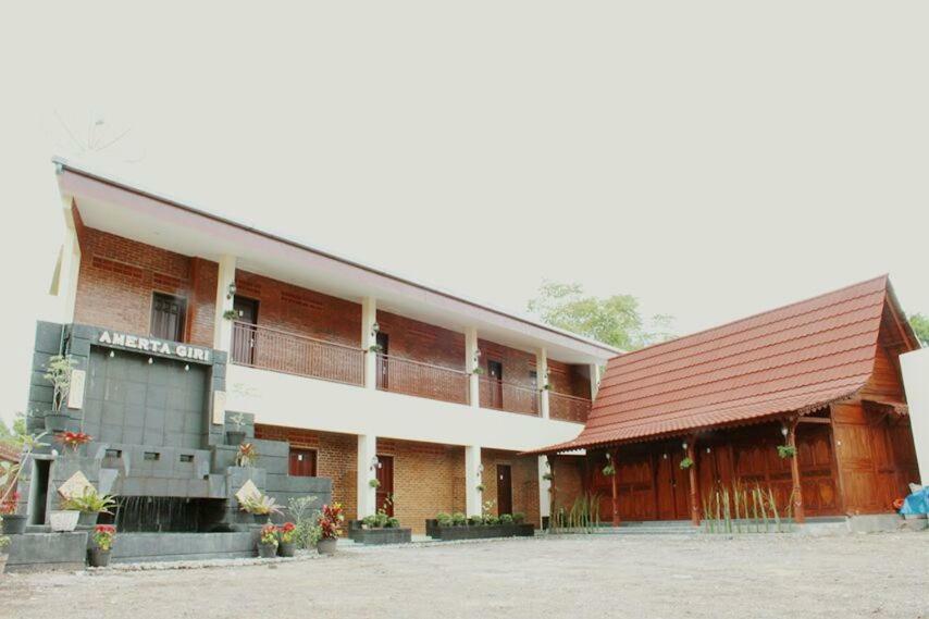 Amerta Giri Guest House Wonosobo Eksteriør billede